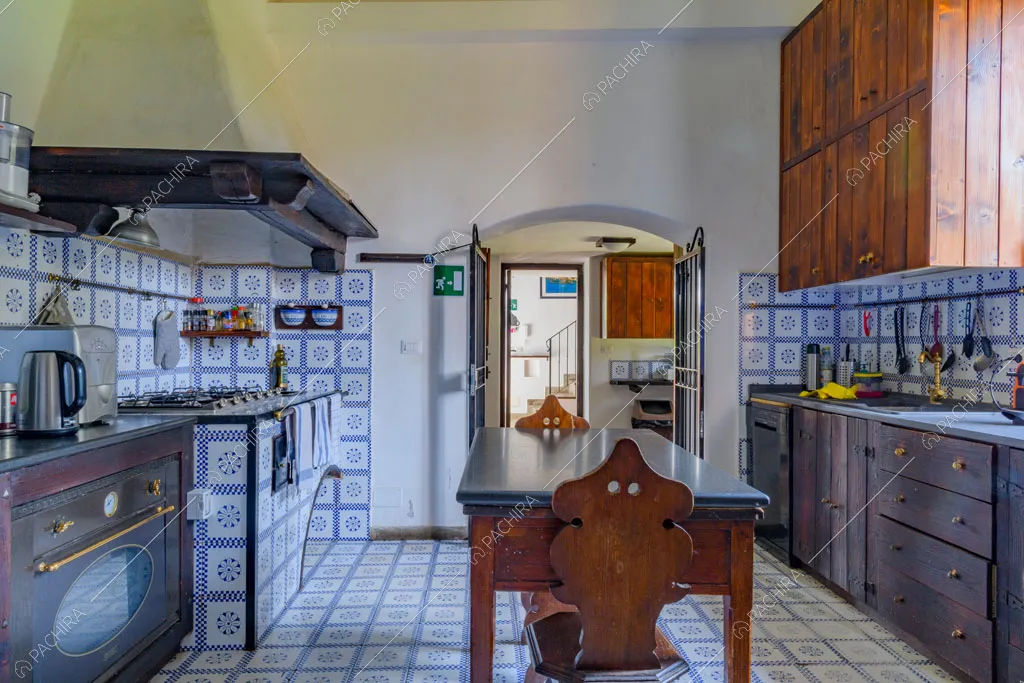 Cucina della villa Ebridi, location in stile rustico a Roma