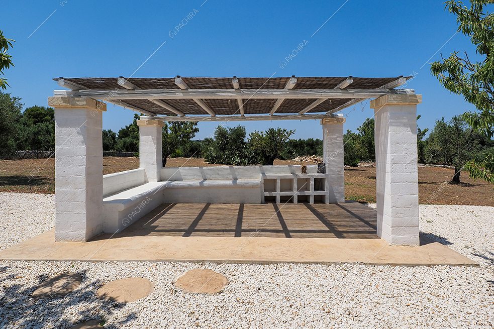 Veranda della villa Iolite, location in stile minimal a Brindisi