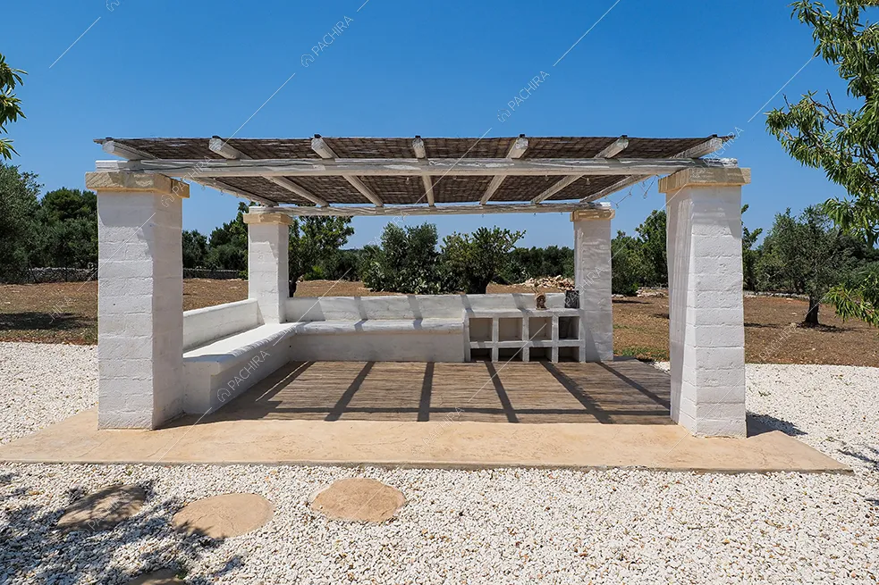 Veranda della villa Iolite, location in stile minimal a Brindisi