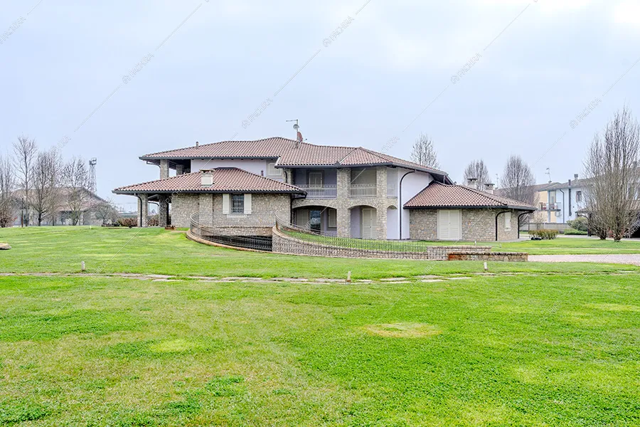 Parco della villa Caucaso, location in stile moderno ad Alessandria
