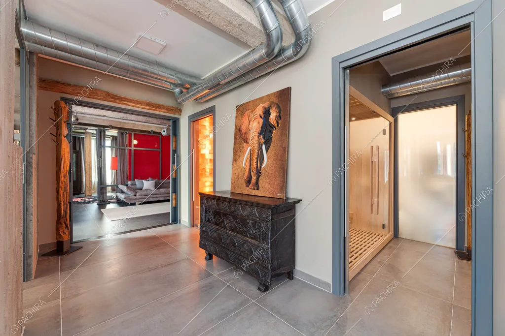 Corridoio del loft Argan, location in stile industriale a Roma