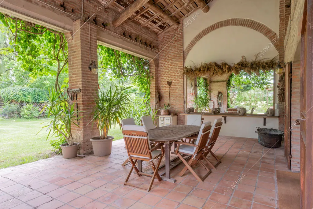 Veranda della villa Missouri, location in stile rustico a Mantova