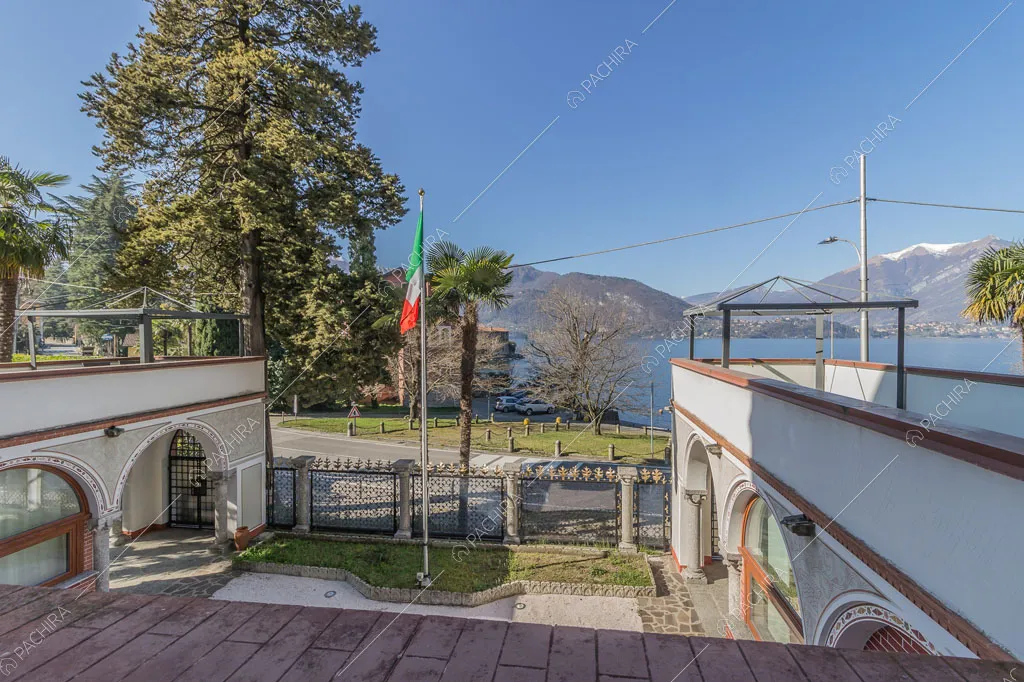 Terrazza della dimora storica Chewe, location in stile contemporaneo a Lecco