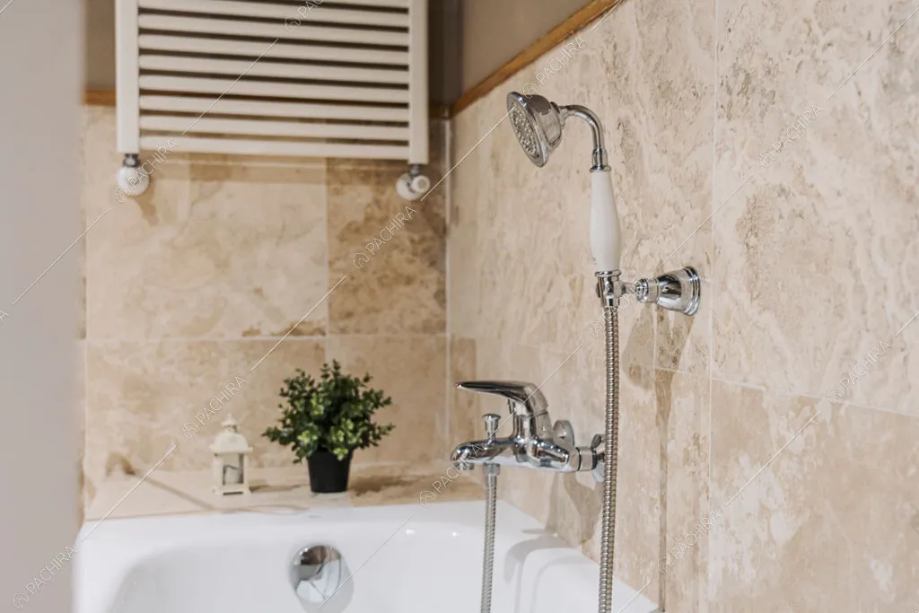 Bagno della villa Variscite, location in stile moderno a Firenze