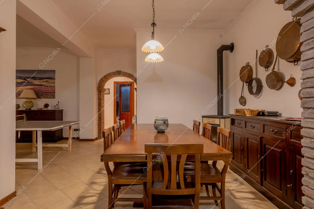 Sala da pranzo della villa Cassava, location in stile contemporaneo a Roma