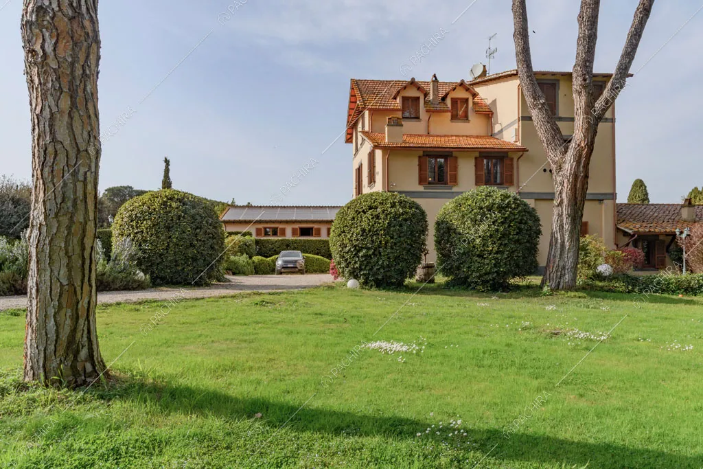 Giardino della villa Ebridi, location in stile rustico a Roma