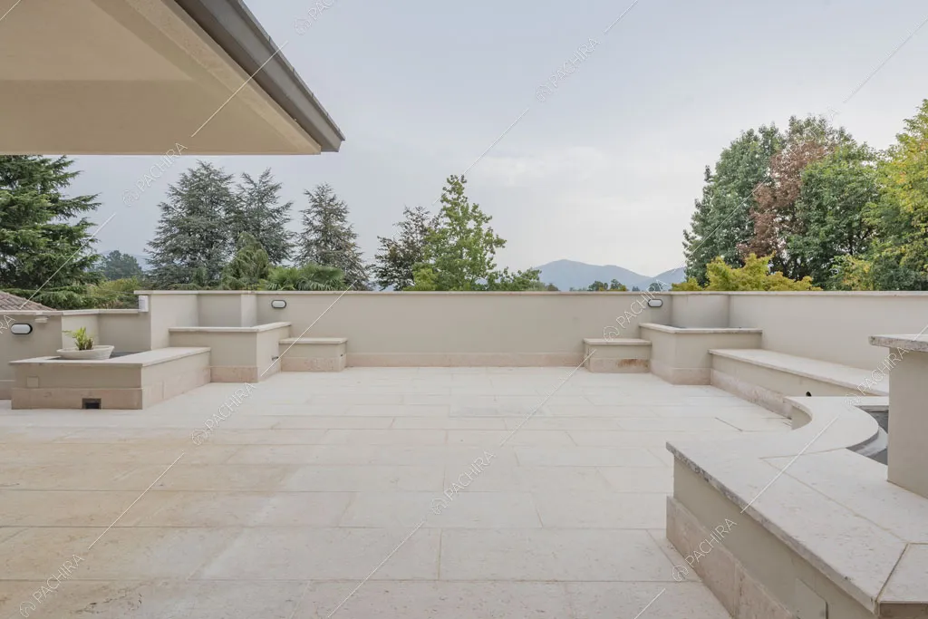 Terrazza della villa Bris, location in stile contemporaneo a Torino