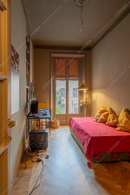 Camera da letto dell'appartamento Indo, location in stile contemporaneo a Milano