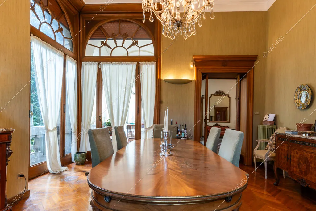 Sala da pranzo della dimora storica Taurus, location in stile classico a Lecco