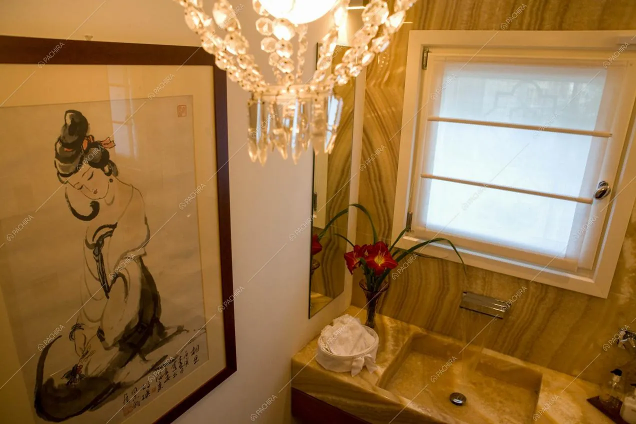 Bagno della villa Cucamelon, location in stile moderno a Prato