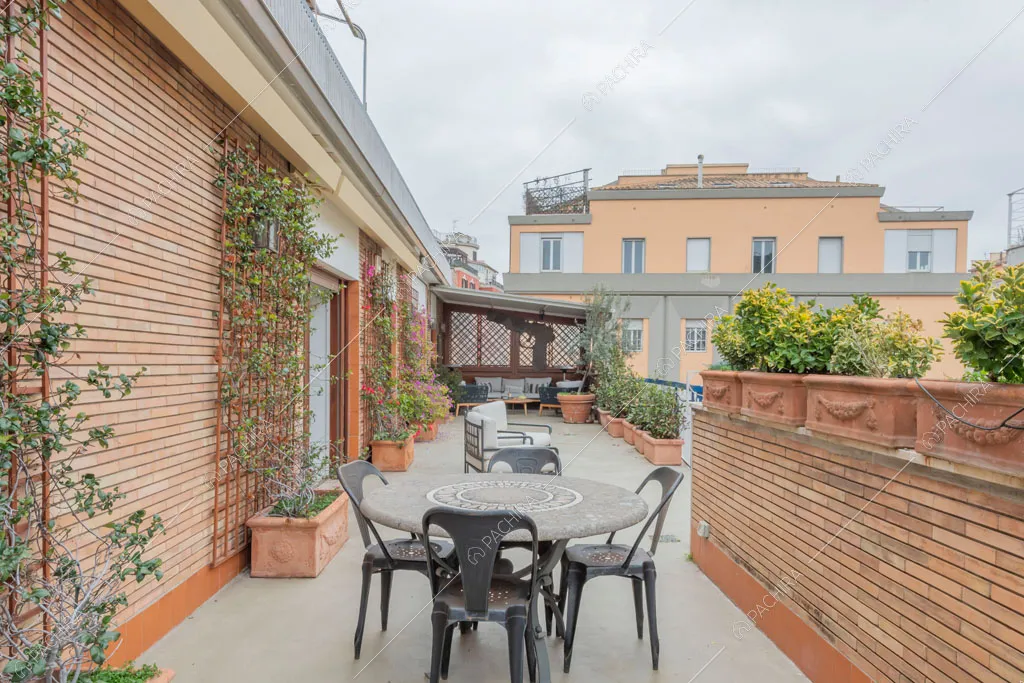 Terrazza dell'appartamento Mizuna, location in stile contemporaneo a Roma