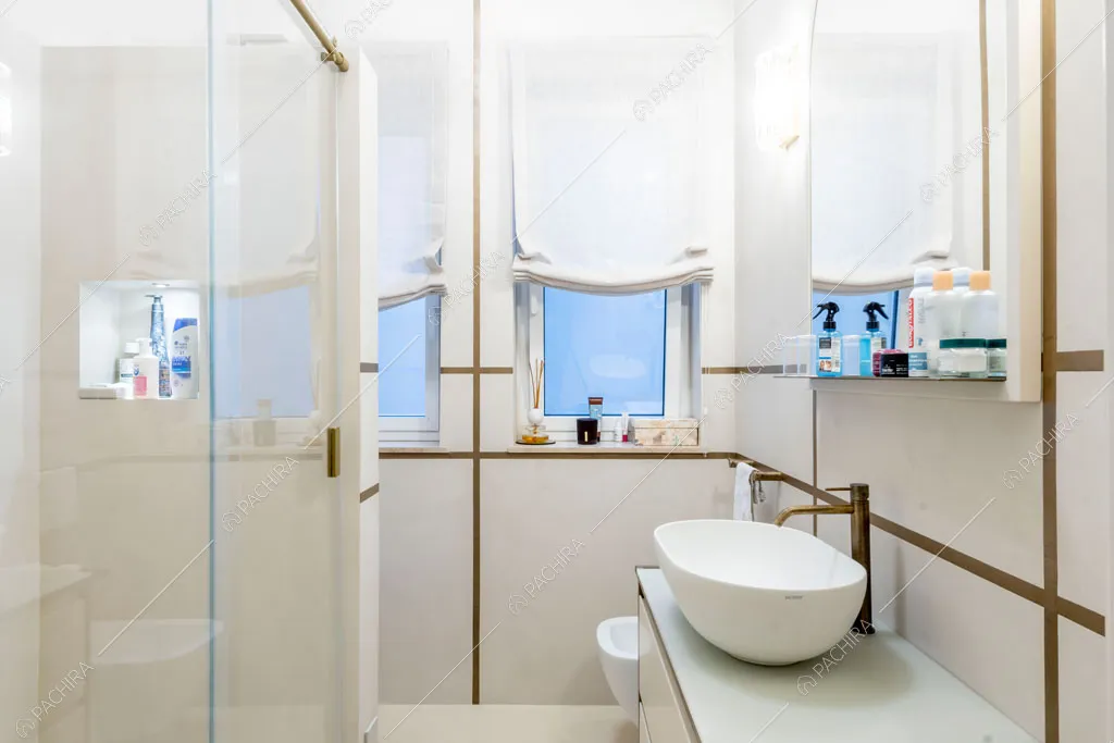 Bagno dell'appartamento Capsico, location in stile contemporaneo a Milano