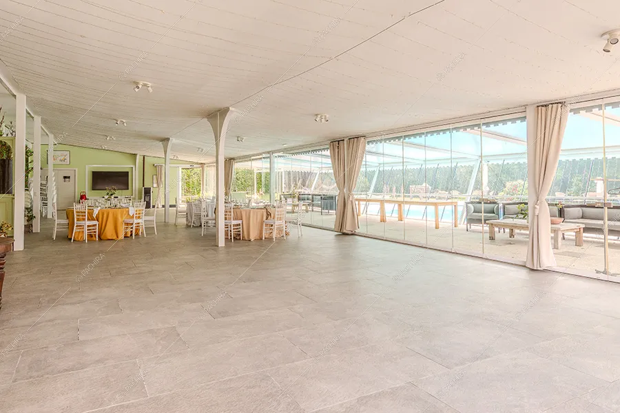 Veranda della villa Lentisco, location in stile classico a Varese