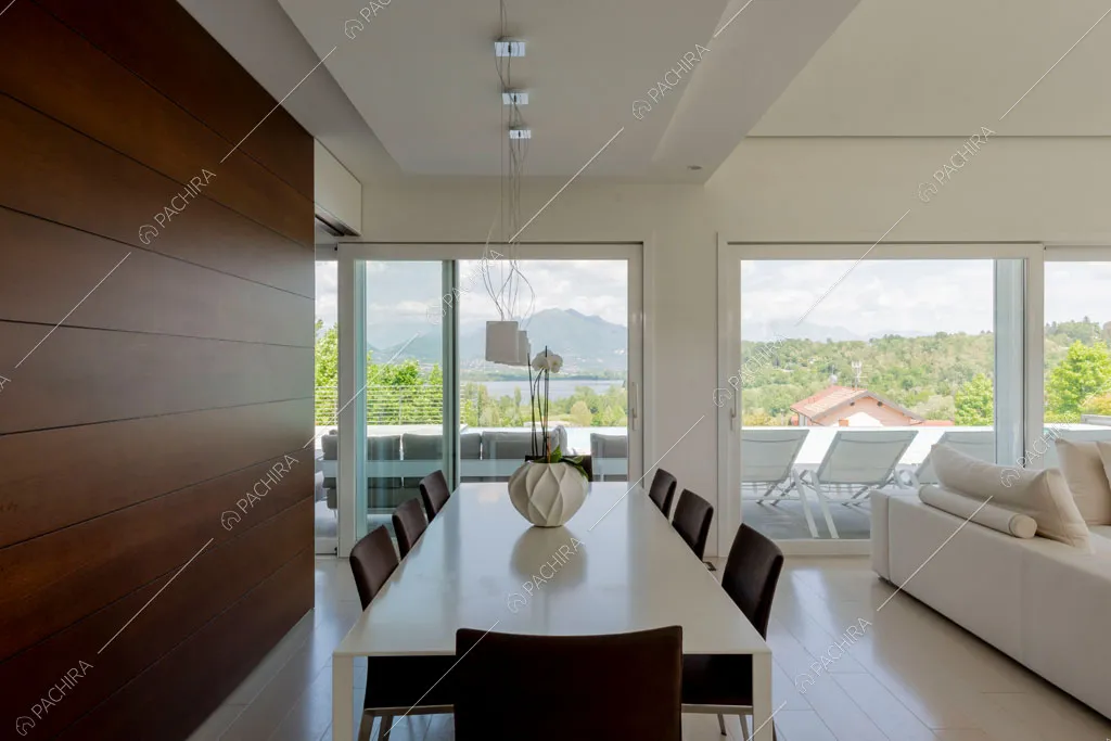 Sala da pranzo della villa Coral, location in stile contemporaneo a Como