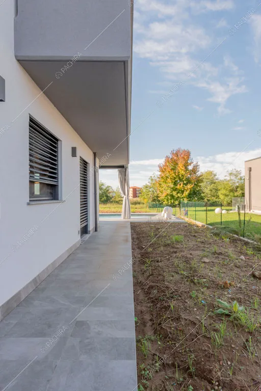 Esterni della villa Warta, location in stile contemporaneo a Monza