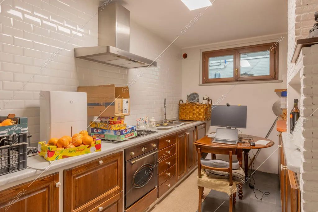 Cucina della villa Tagliamento, location in stile contemporaneo a Roma