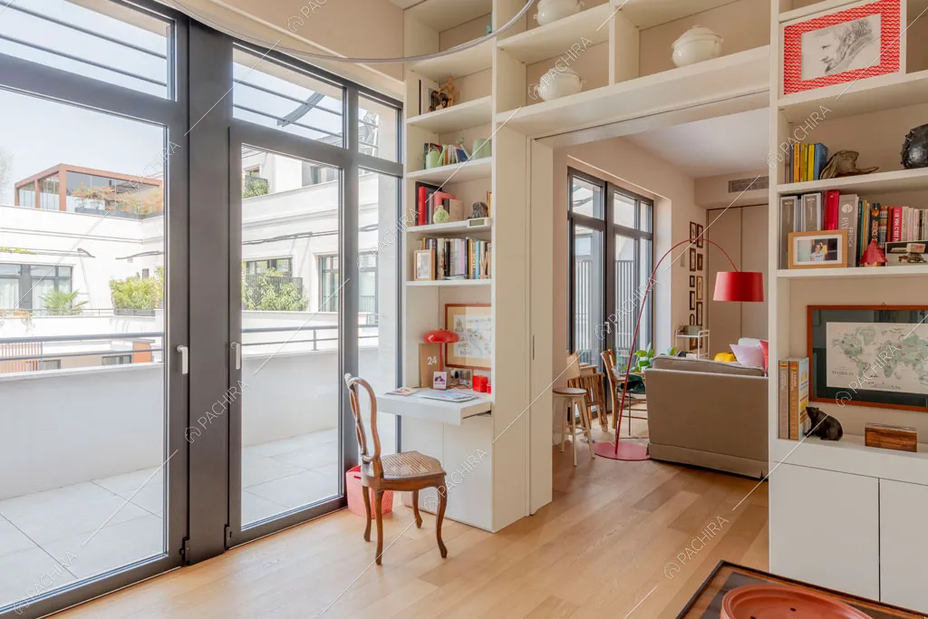 Zona living dell'appartamento Foehn, location in stile contemporaneo a Milano