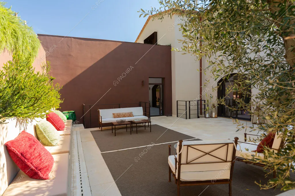 Giardino della villa Angara, location in stile moderno a Grosseto