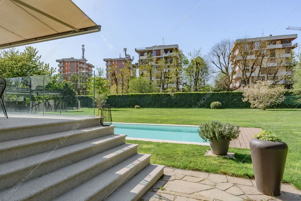 Esterni della villa Colorado, location in stile moderno a Varese