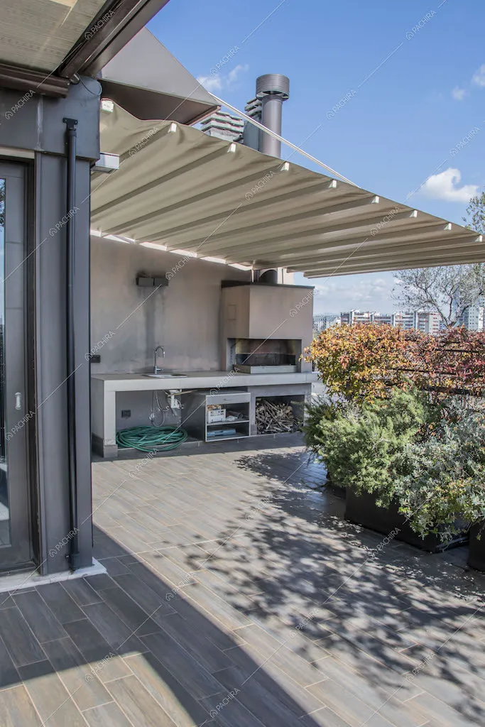 Barbecue sull'ampia terrazza della location