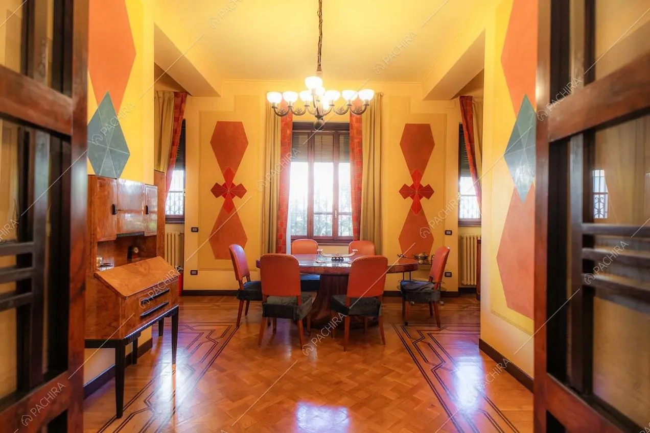 Sala da pranzo della villa Adamite, location in stile classico a Savona
