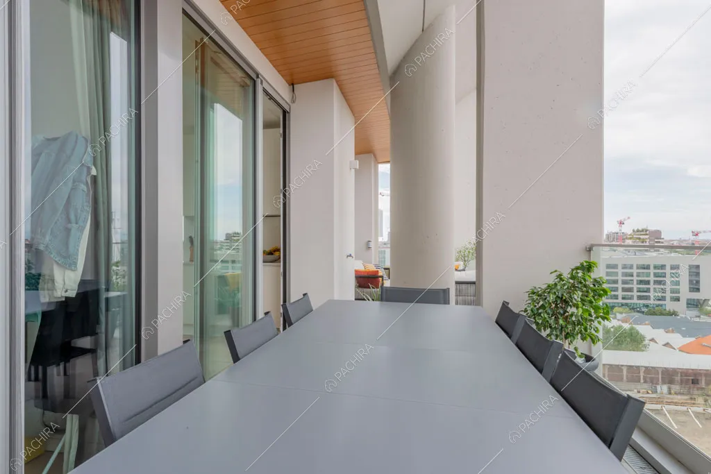 Terrazza dell'appartamento Tobol, location in stile contemporaneo a Milano