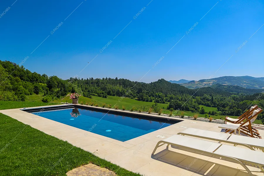 Piscina della villa Zinco, location in stile country a Pavia
