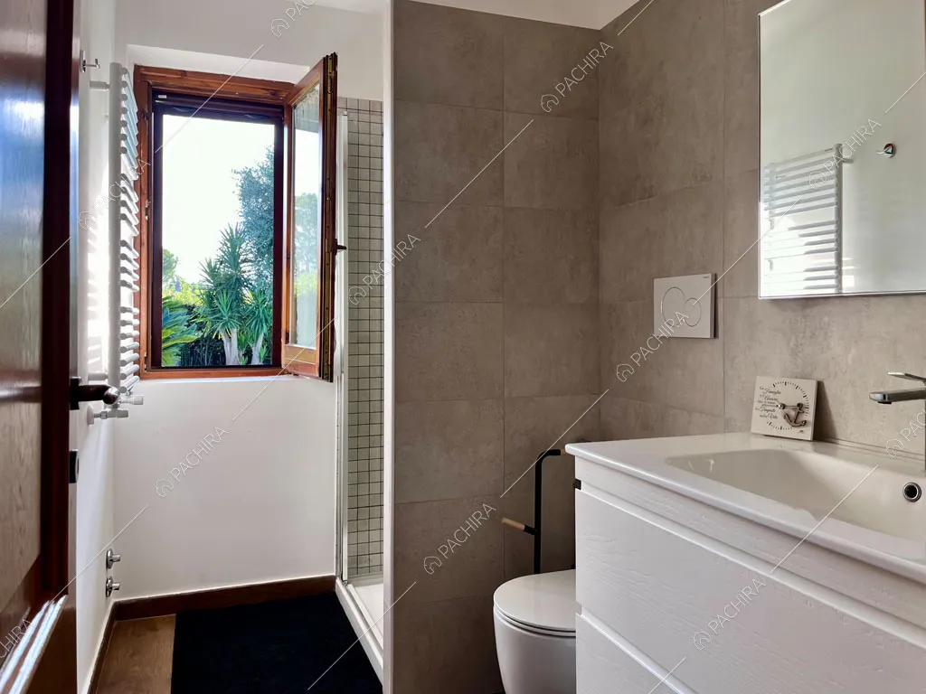 Bagno della villa Altun, location in stile contemporaneo a Roma