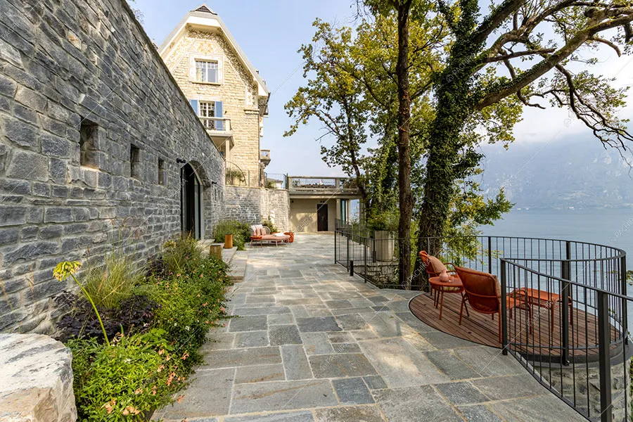Esterni della villa Argento, location in stile moderno a Como