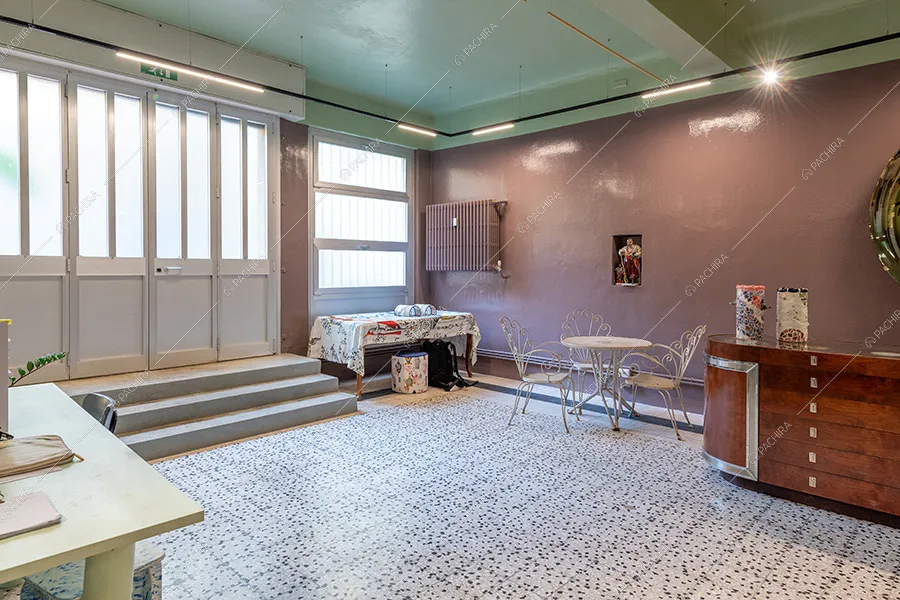 Ingresso dell'espositivo Magdalena, location in stile vintage a Milano