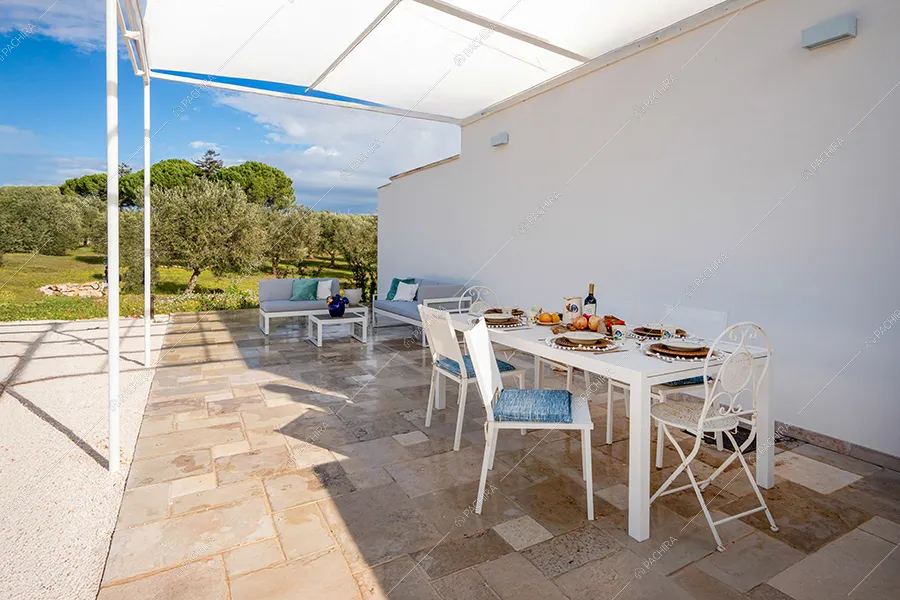 Veranda della villa Sahel, location in stile rustico a Brindisi
