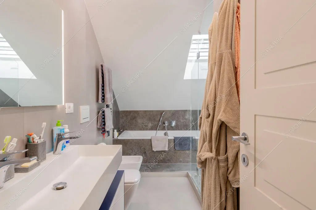 Bagno della villa Orinoco, location in stile contemporaneo a Roma