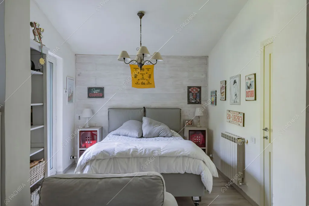 Camera da letto matrimoniale della location Aliseo, villa in stile contemporaneo a Roma
