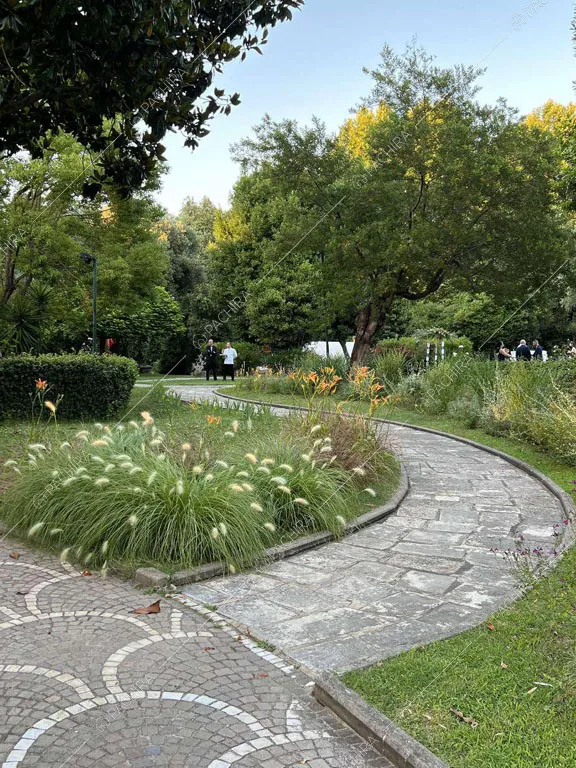 Vialetto della dimora storica Citera, location in stile classico a Roma
