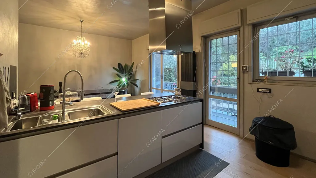 Cucina della villa Andesine, location in stile moderno a Roma