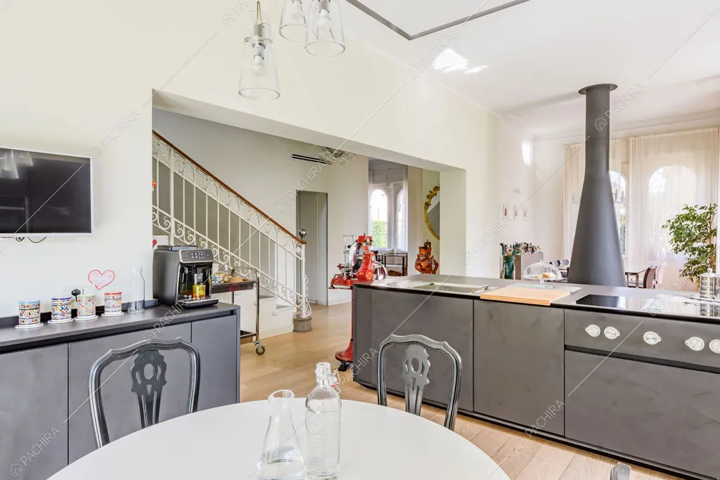 Cucina a vista della villa Colorado, location in stile moderno a Varese