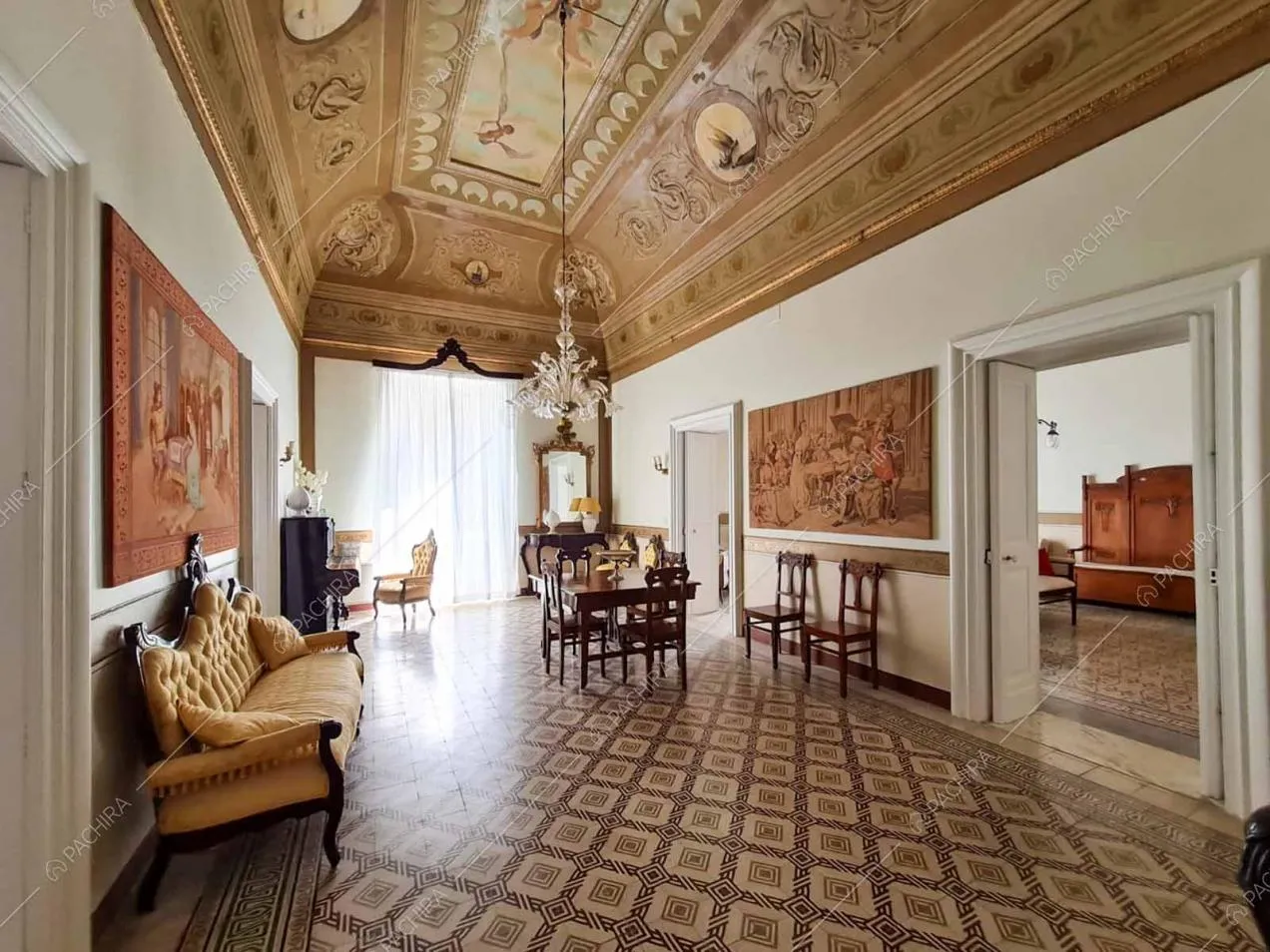 Salone dell'appartamento Ebro, location in stile liberty a Lecce