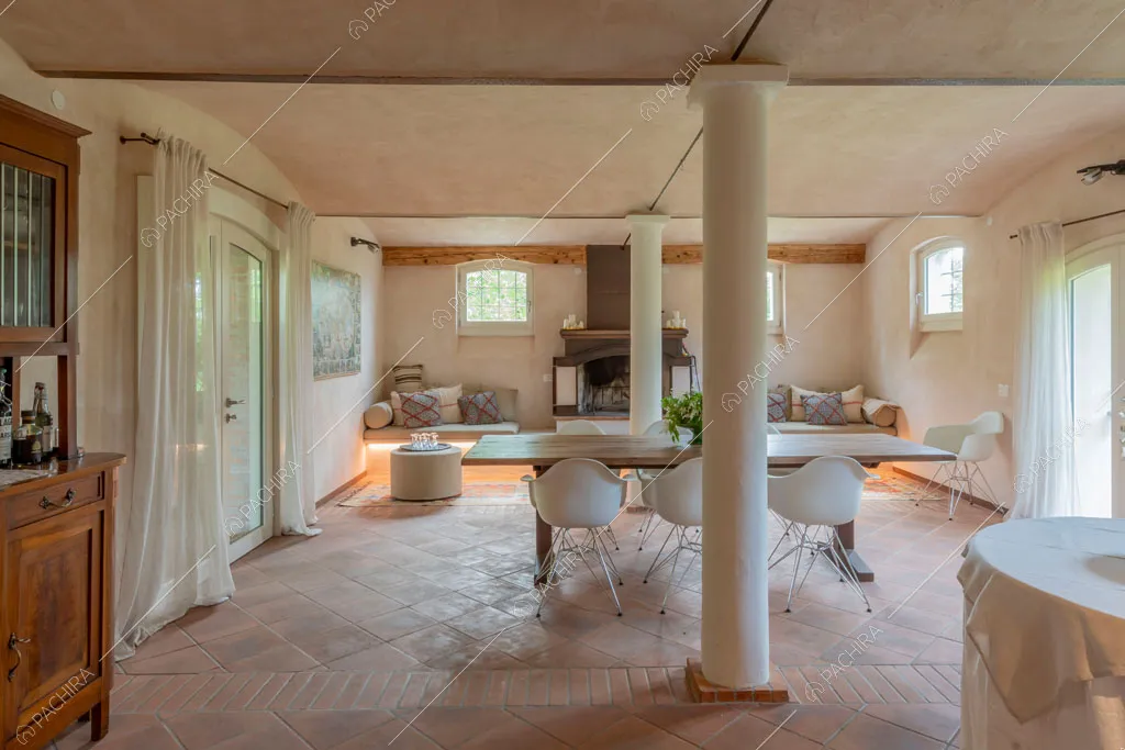 Sala da pranzo della villa Missouri, location in stile rustico a Mantova