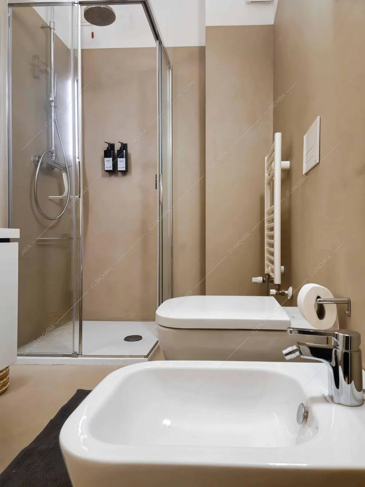 Bagno della location Drina, loft in stile moderno a Milano
