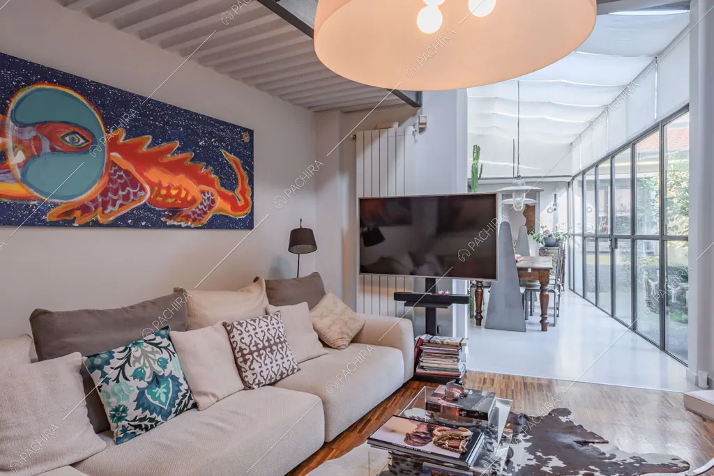Salotto del loft Cascarilla, location in stile moderno a Milano