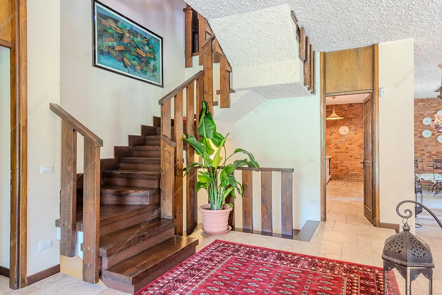 Scale della villa Adige, location in stile contemporaneo a Monza