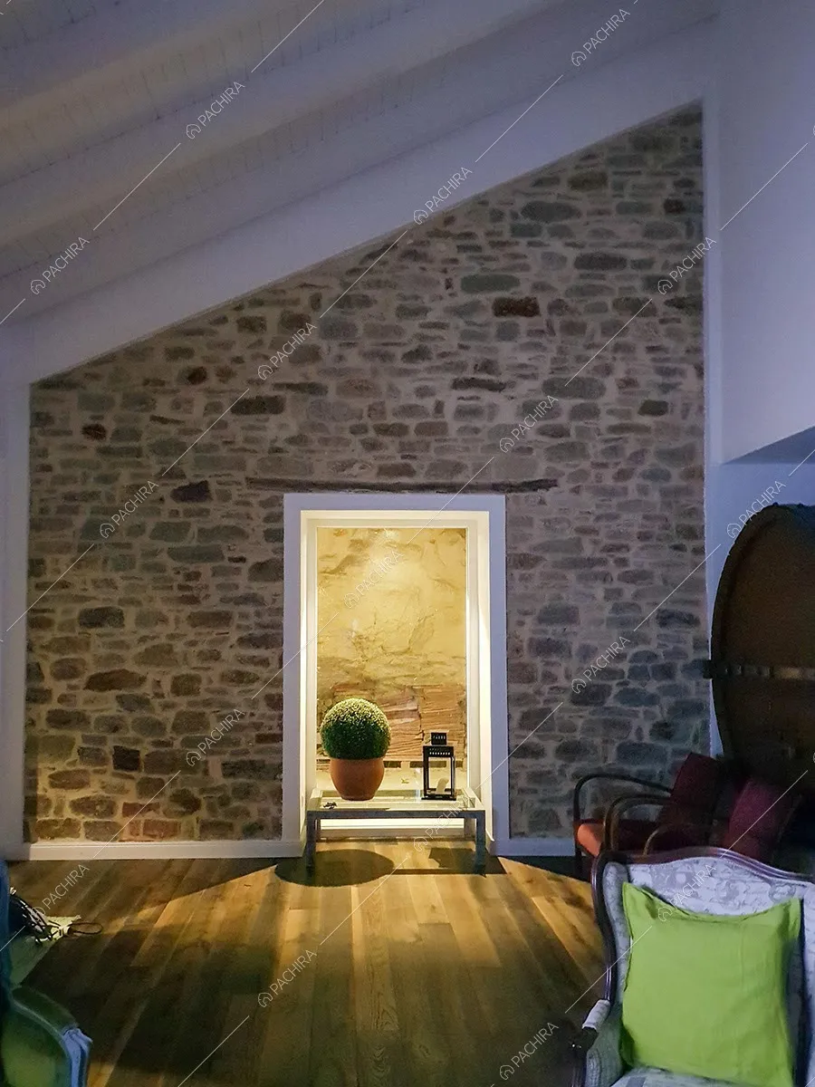 Salotto della villa Baffin, location in stile moderno ad Alessandria
