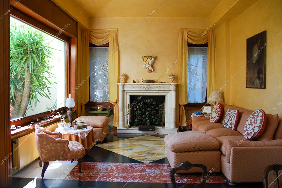 Salotto della villa Acetosa, location in stile vintage a Lecco