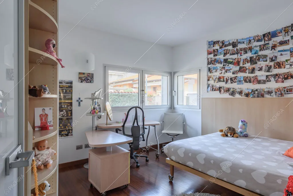 Camera da letto della villa Lilium, location in stile moderno in Provincia di Milano