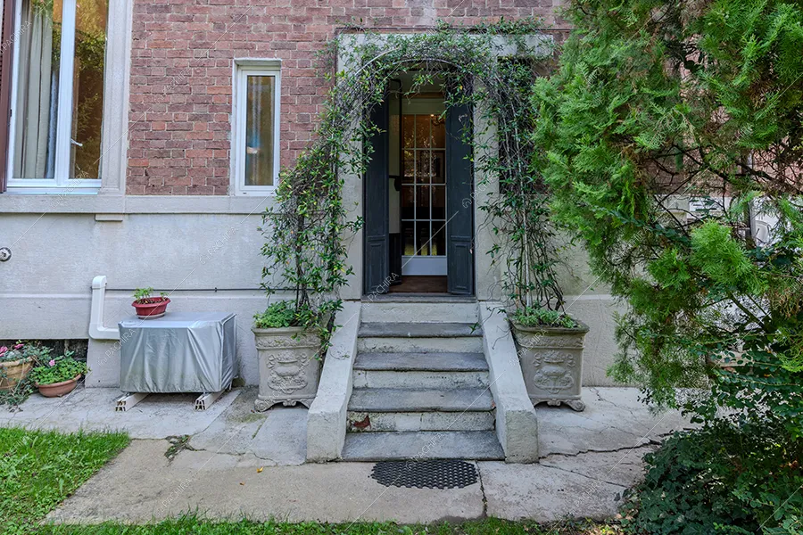 Esterni della villa Rame, location in stile classico a Milano