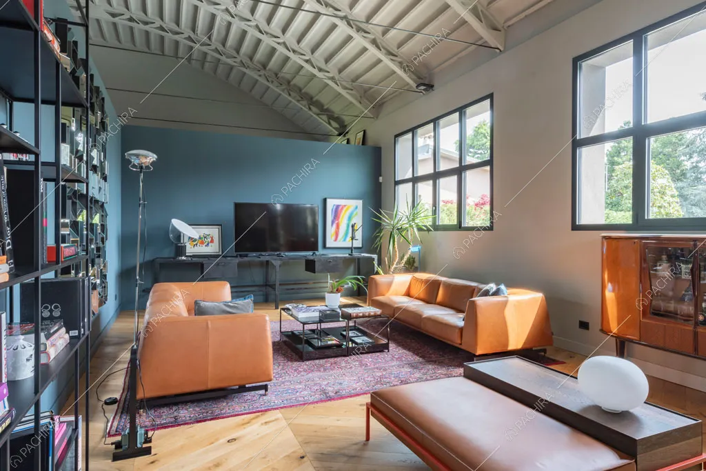 Zona living del loft Danubio, location in stile contemporaneo a Brescia