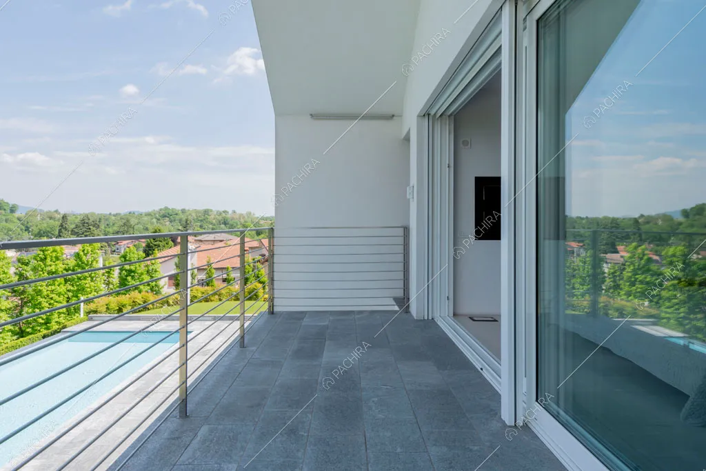 Terrazza della villa Coral, location in stile contemporaneo a Como