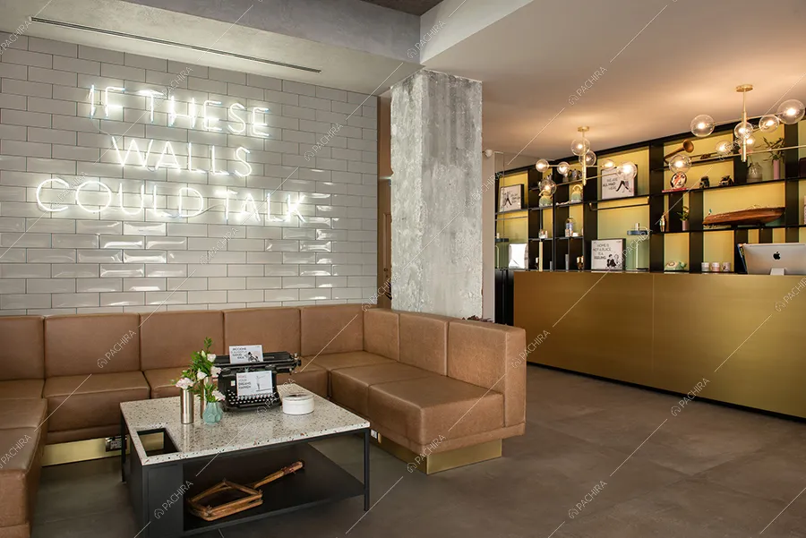 Reception dell'hotel Ametrino, location in stile contemporaneo a Riccione