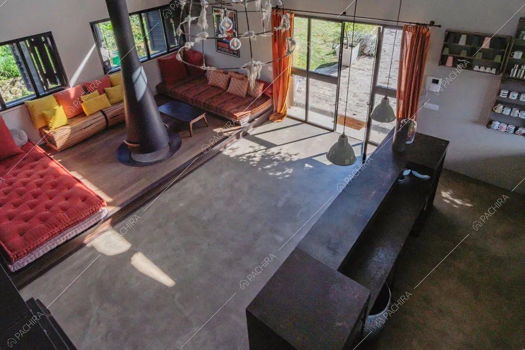 Zona living della location Seine, loft in stile industriale a Roma
