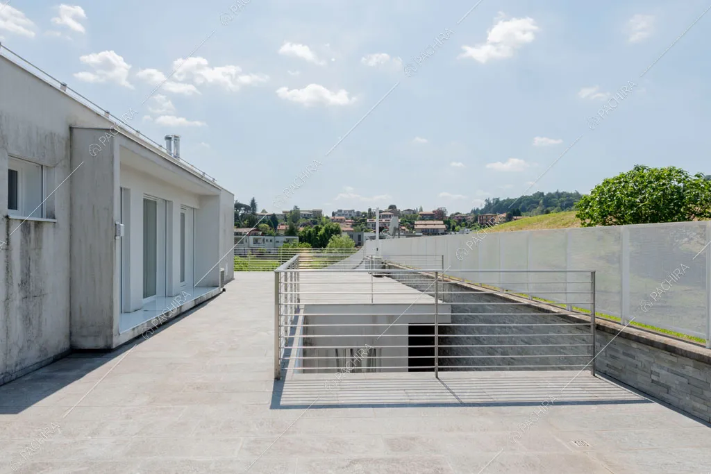 Esterni della villa Coral, location in stile contemporaneo a Como